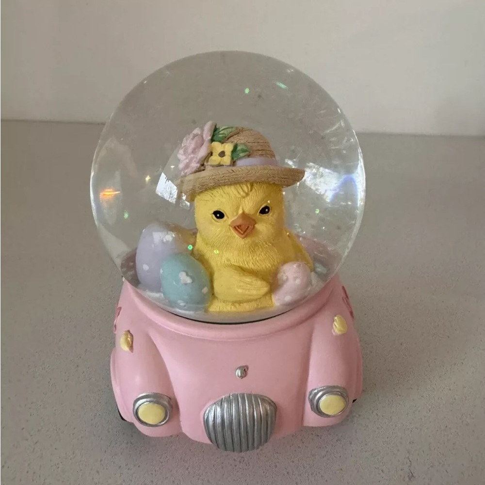 Baby Chic In A Car Easter Snow Globe
